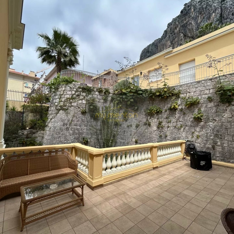 Menton Garavan – Luxueux 3 pièces avec vastes terrasses, vue mer panoramique
