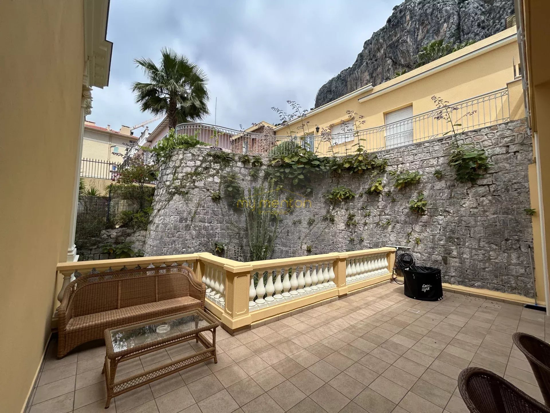 Menton Garavan – Luxueux 3 pièces avec vastes terrasses, vue mer panoramique