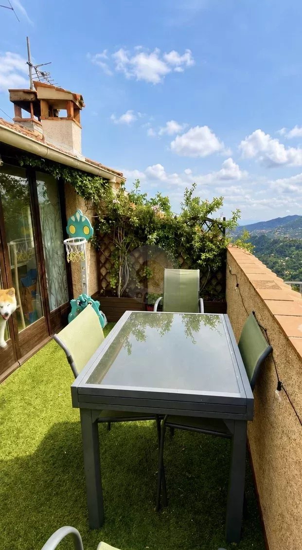 ea7a7c925e913a23f5c02bdc93f2c8c0_adb961a220_1130-original-172336-0.jpg Castellar MAISON DE VILLAGE – terrasse -OUEST