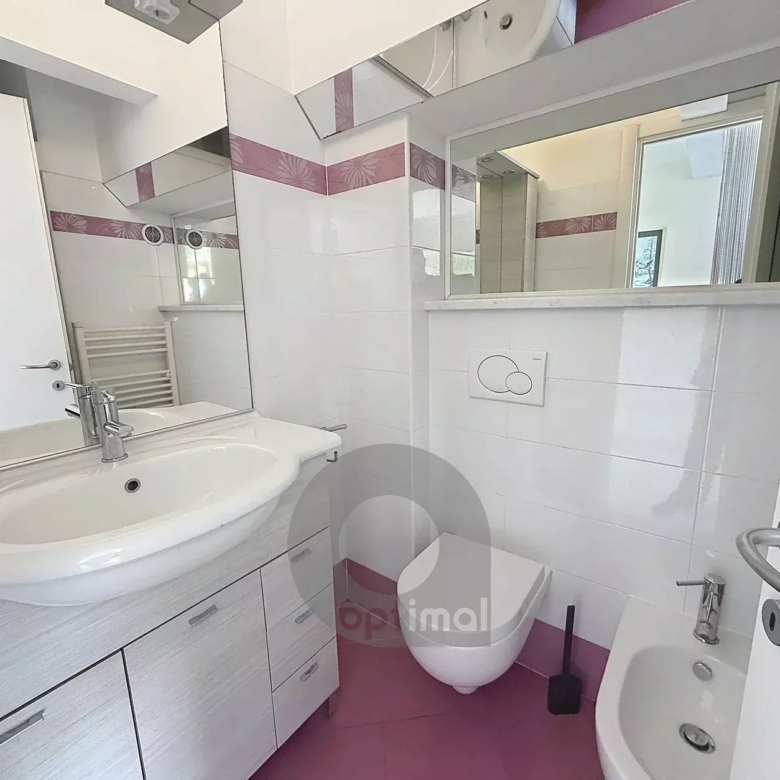 Menton Centre – Etage Elevé – Beau Studio avec Terrasse