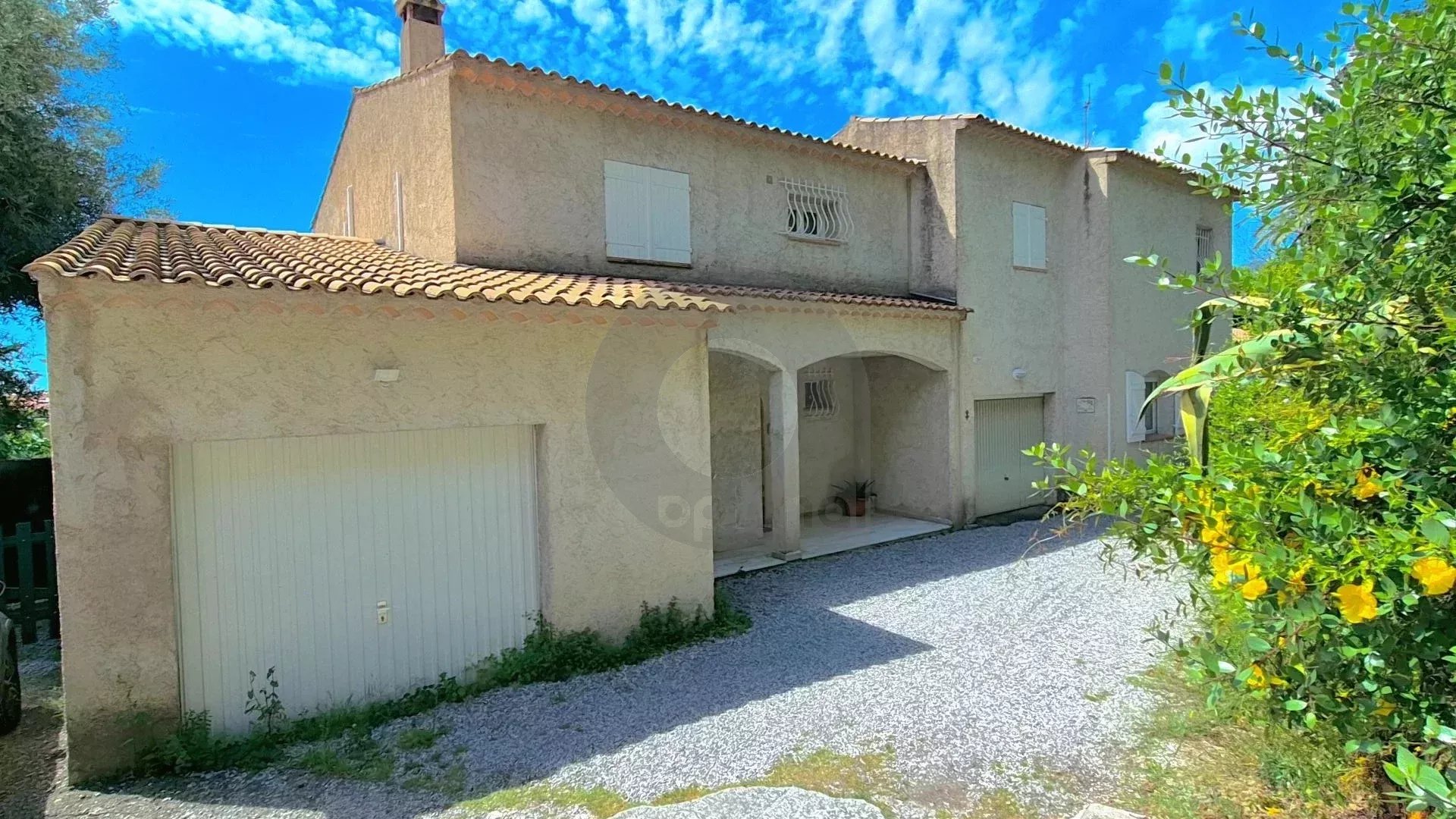 🌿 Charmante Maison de Ville mitoyenne avec Vue  –Mer et Menton Quartier Garavan, Menton