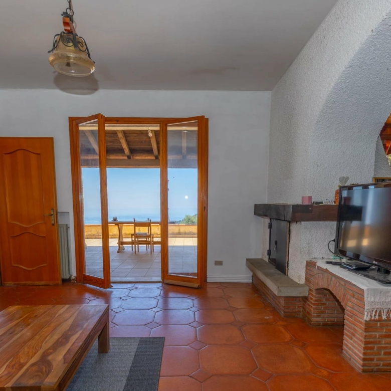 Charmante villa à San Lorenzo avec vue panoramique sur la mer et les montagnes