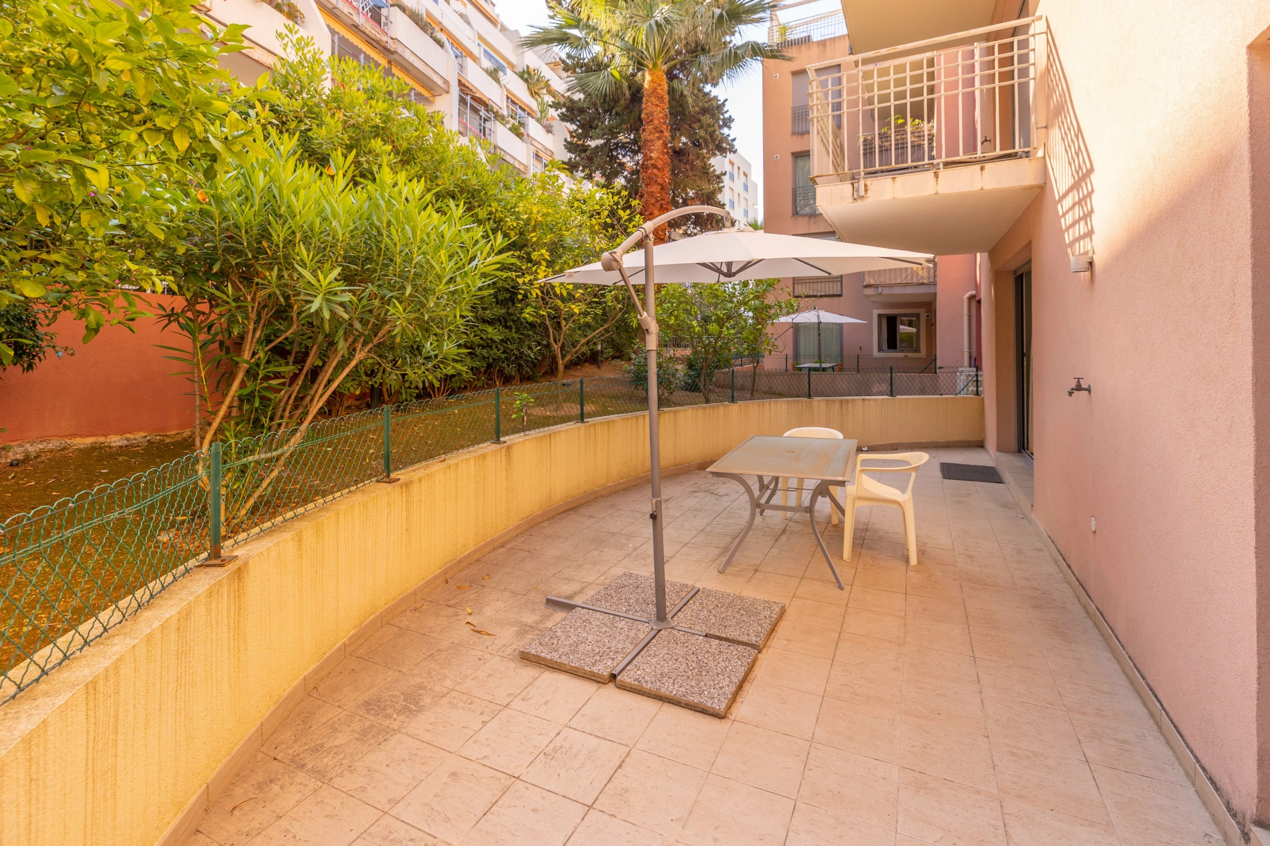Appartement 3 pièces avec grande terrasse à Menton