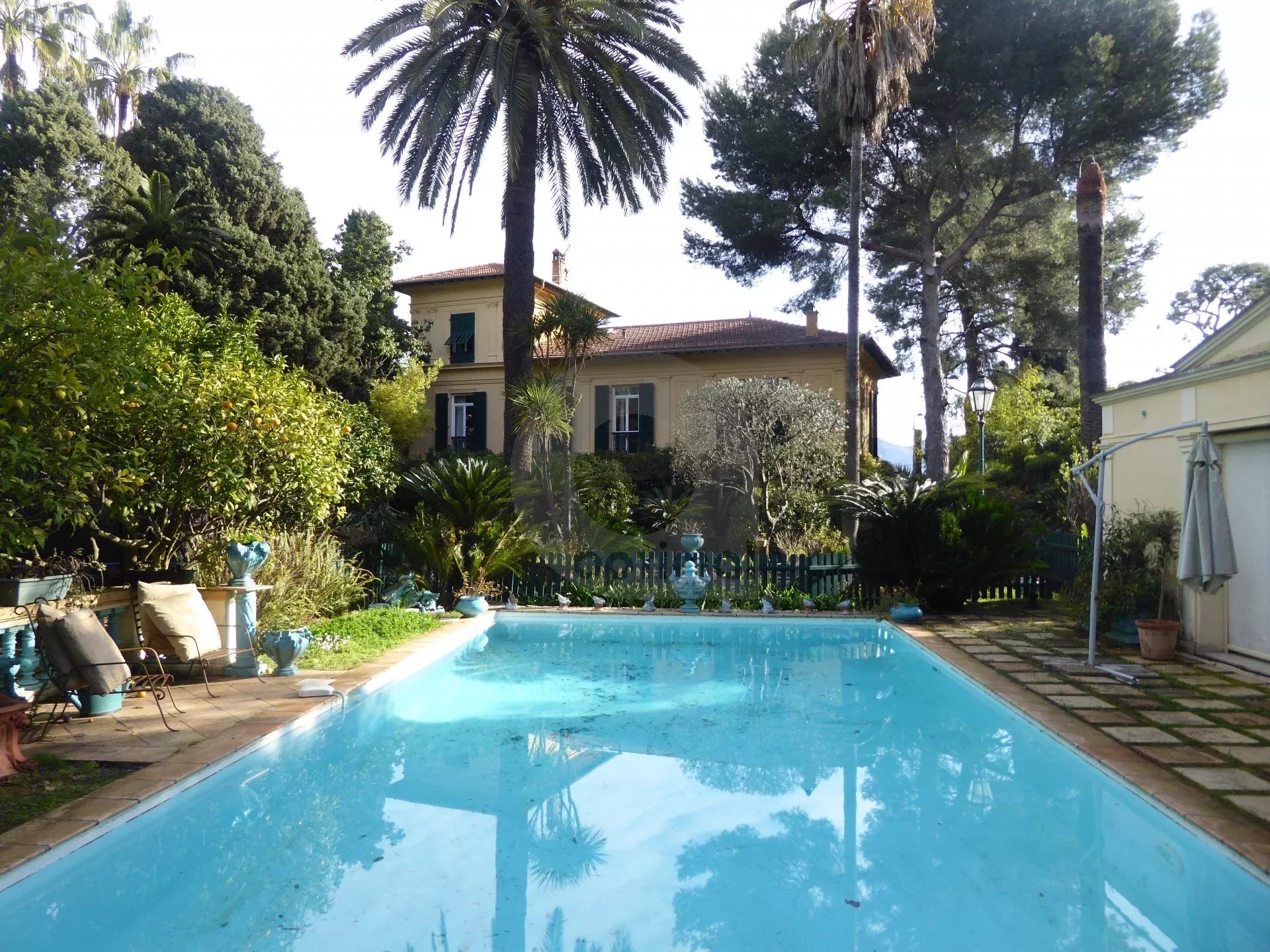 GRANDE VILLA ROQUEBRUNE CAP MARTIN PISCINE POOL HOUSE
