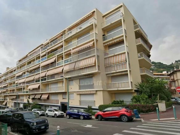 A LOUER : MENTON GARES – STUDIO BALCON PKG CAVE