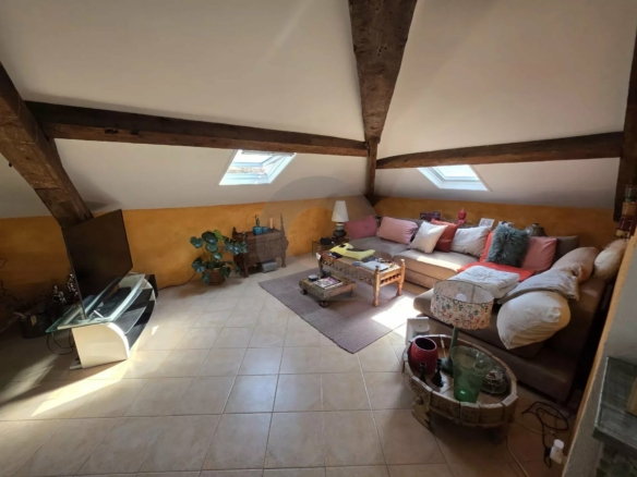 APPARTEMENT TROIS PIECES MENTON MAIRIE DERNIER ETAGE