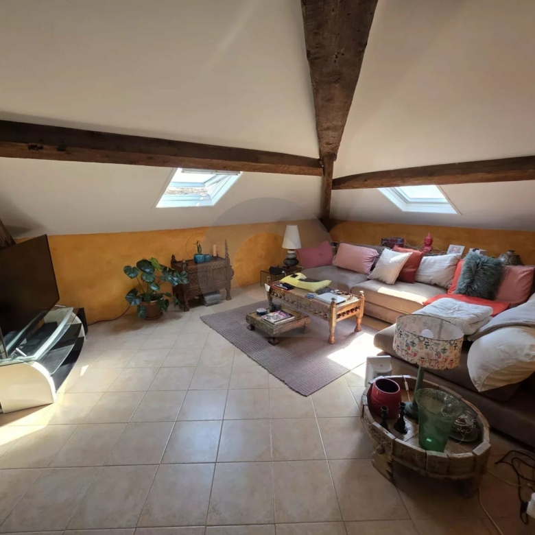 APPARTEMENT TROIS PIECES MENTON MAIRIE DERNIER ETAGE