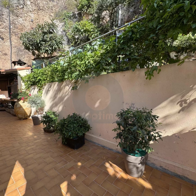 VILLA ROQUEBRUNE VUE MER EXCELLENT ÉTAT TERRASSE JARDIN GARAGE