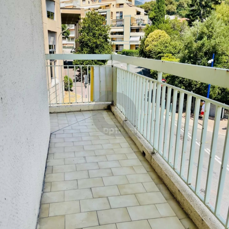 2 Pièces PLEIN CENTRE DE CARNOLES, à 2 pas de la mer
