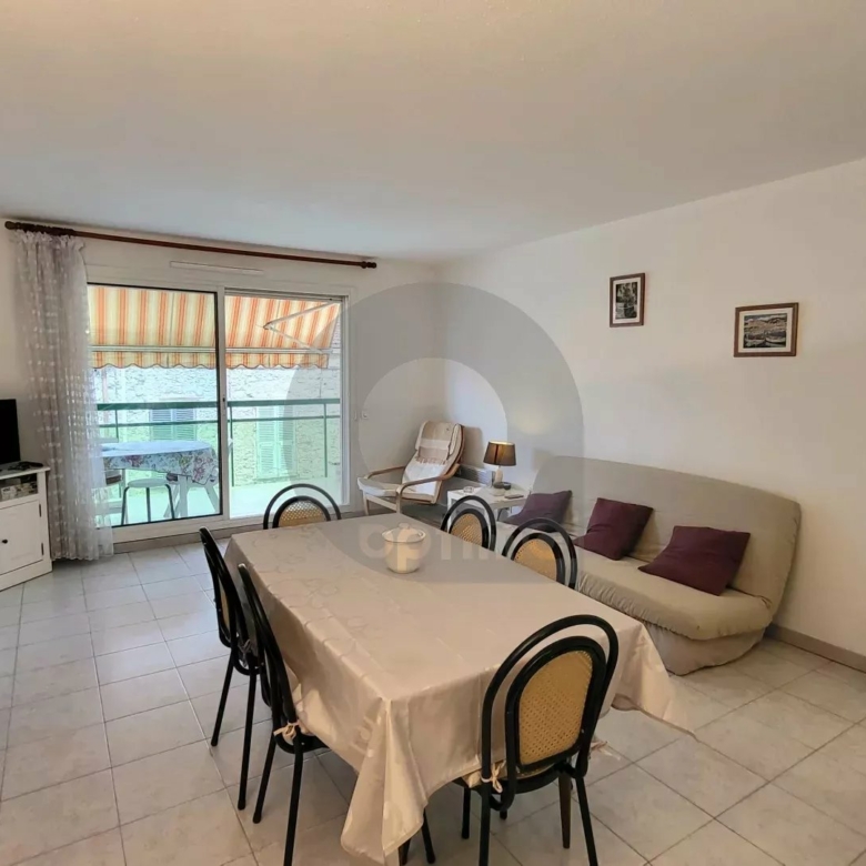 Menton Bas-Borrigo  –  grand 2 Pièces avec terrasse, garage et cave.