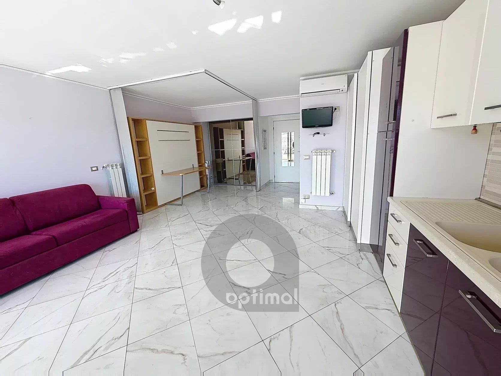 Menton Centre – Etage Elevé – Beau Studio avec Terrasse