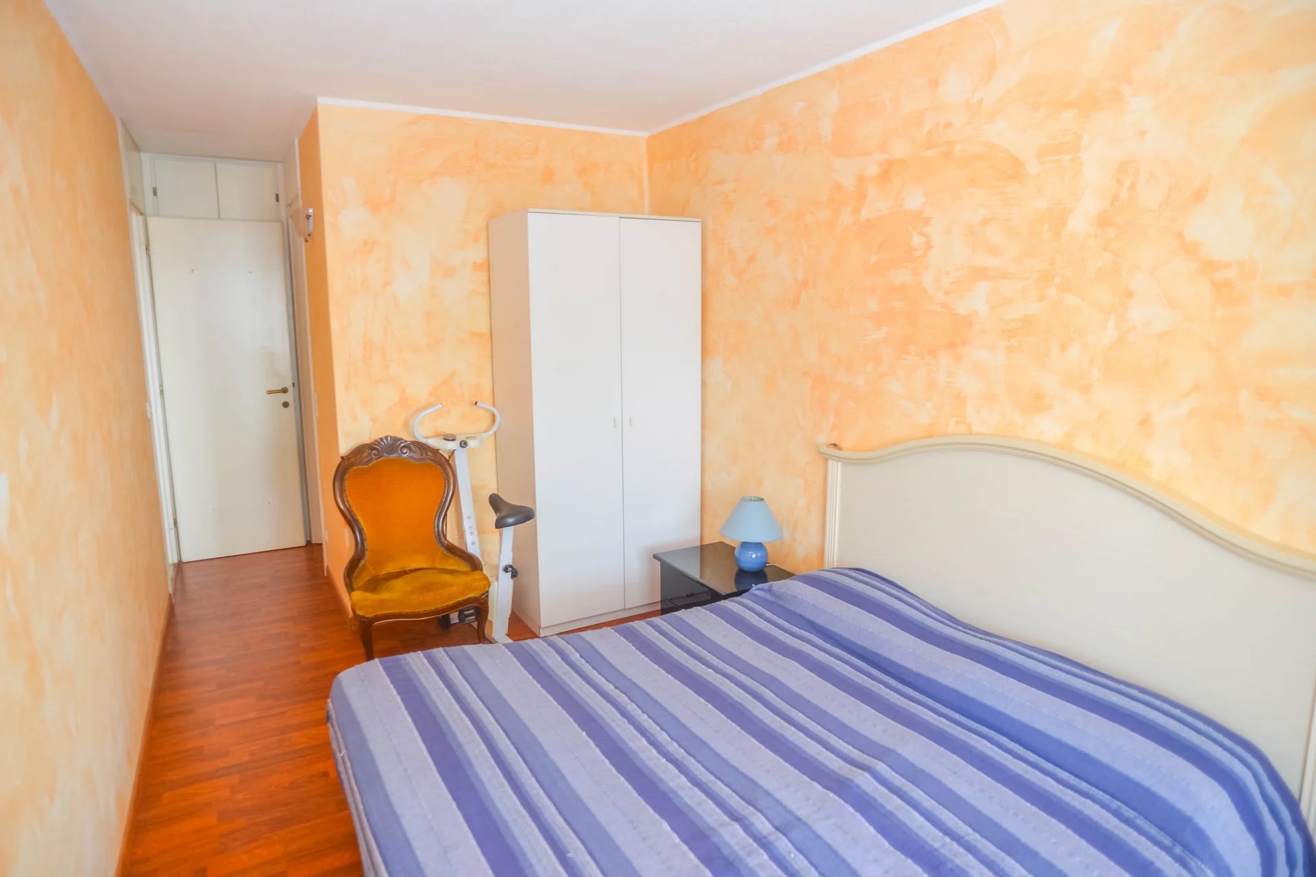 Menton – appartement trois pièces front de mer à Garavan
