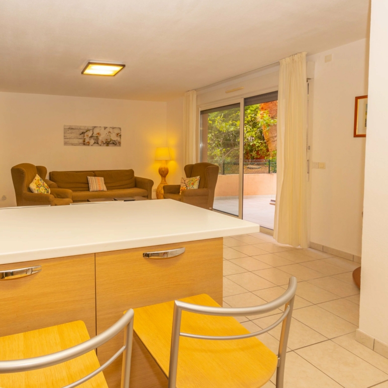 Appartement 3 pièces avec grande terrasse à Menton