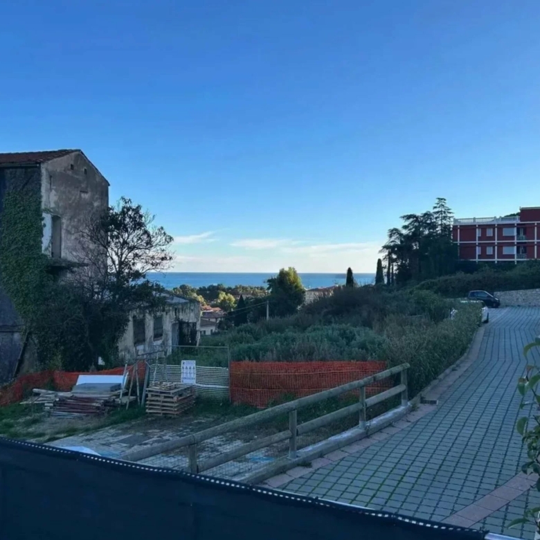 Charmant 2 pièces avec jardin et vue mer à Latte