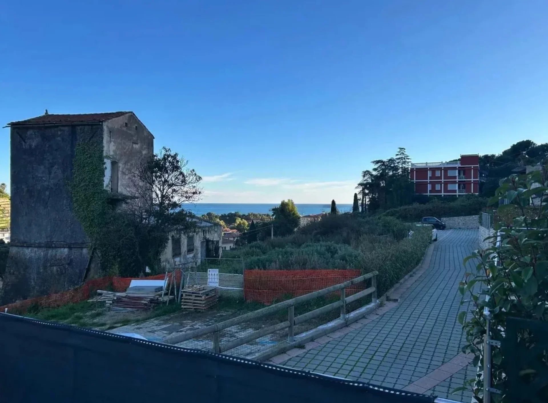 Charmant 2 pièces avec jardin et vue mer à Latte