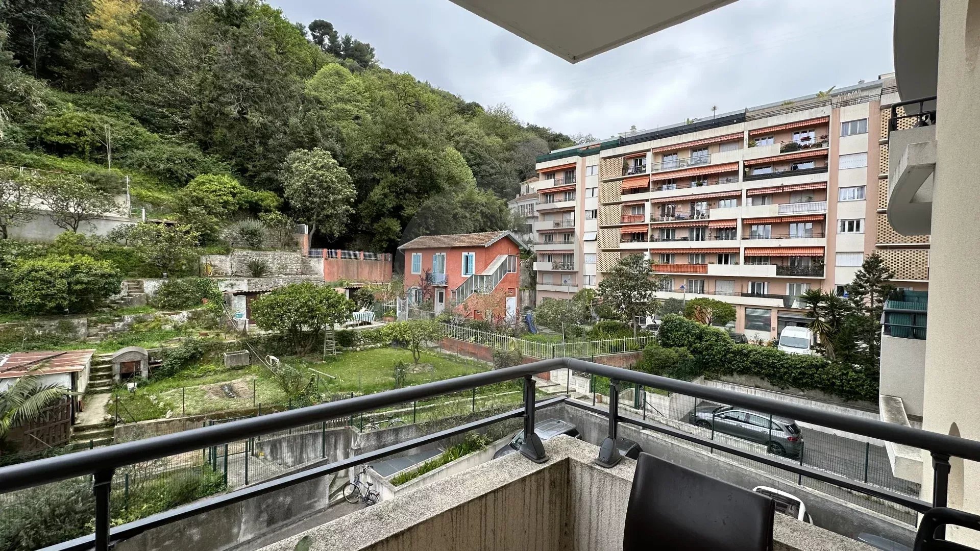 MENTON BORRIGO: AGREABLE STUDIO AVEC BALCON