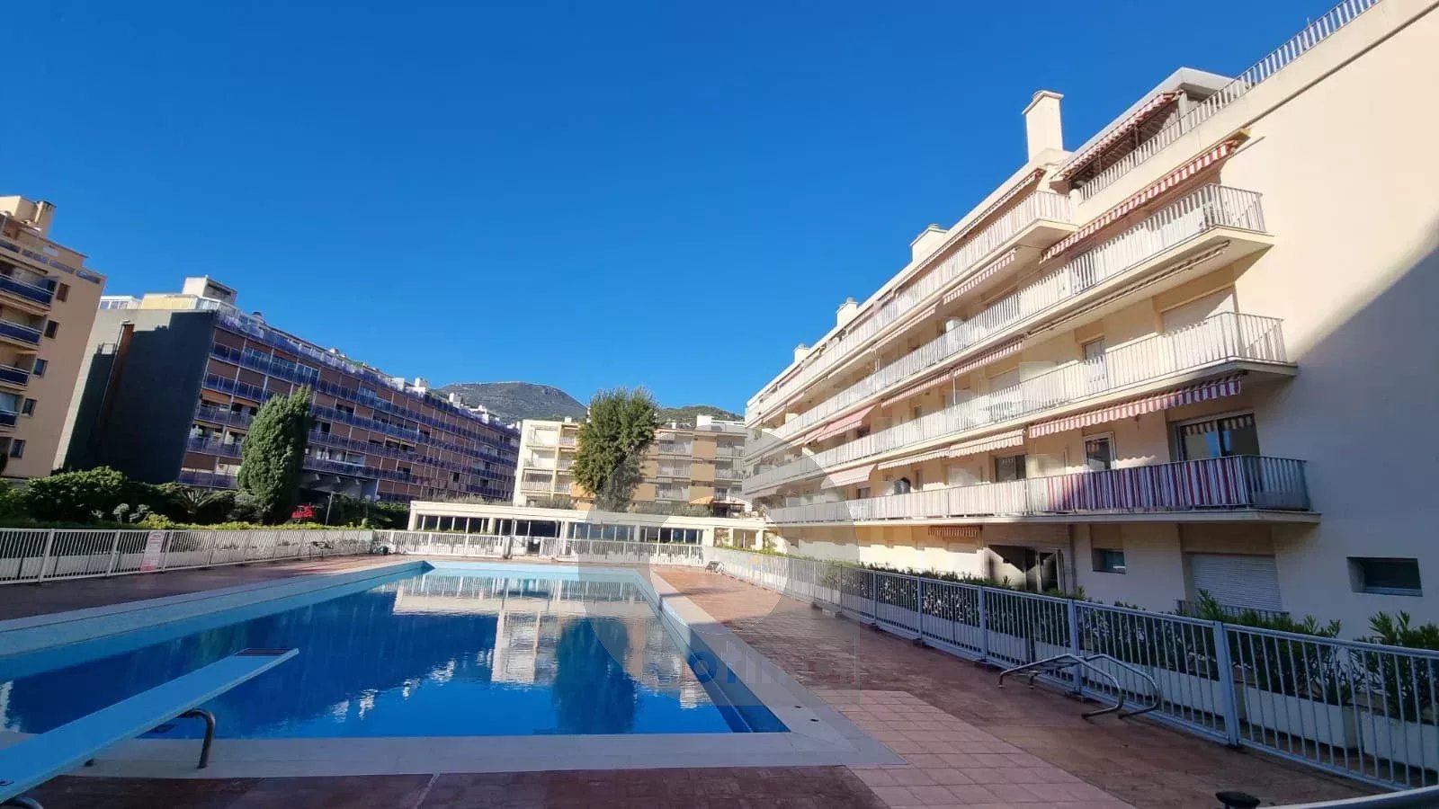 ROQUEBRUNE CAP MARTIN – RESIDENCE FRONT DE MER AVEC PISCINE