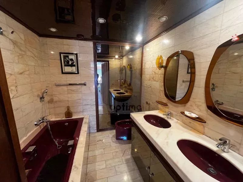 RARE – DERNIER ETAGE