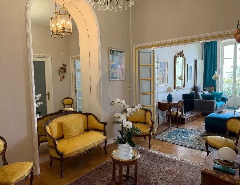 Appartement d’exception – Centre de Menton / Front de Mer