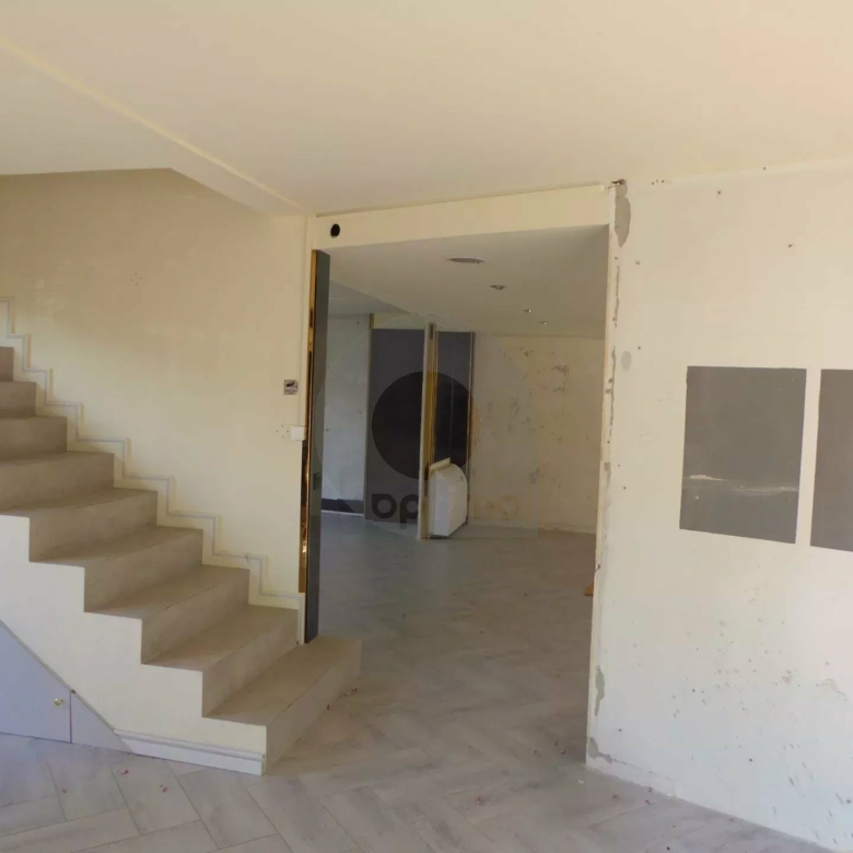MENTON EXCLUSIVITE LOCAUX PROFESSIONNELS 212 M2