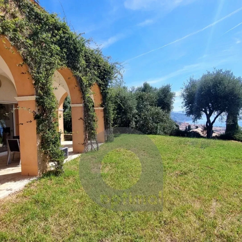 Menton – Propriété de caractère avec vue mer panoramique et permis purgé