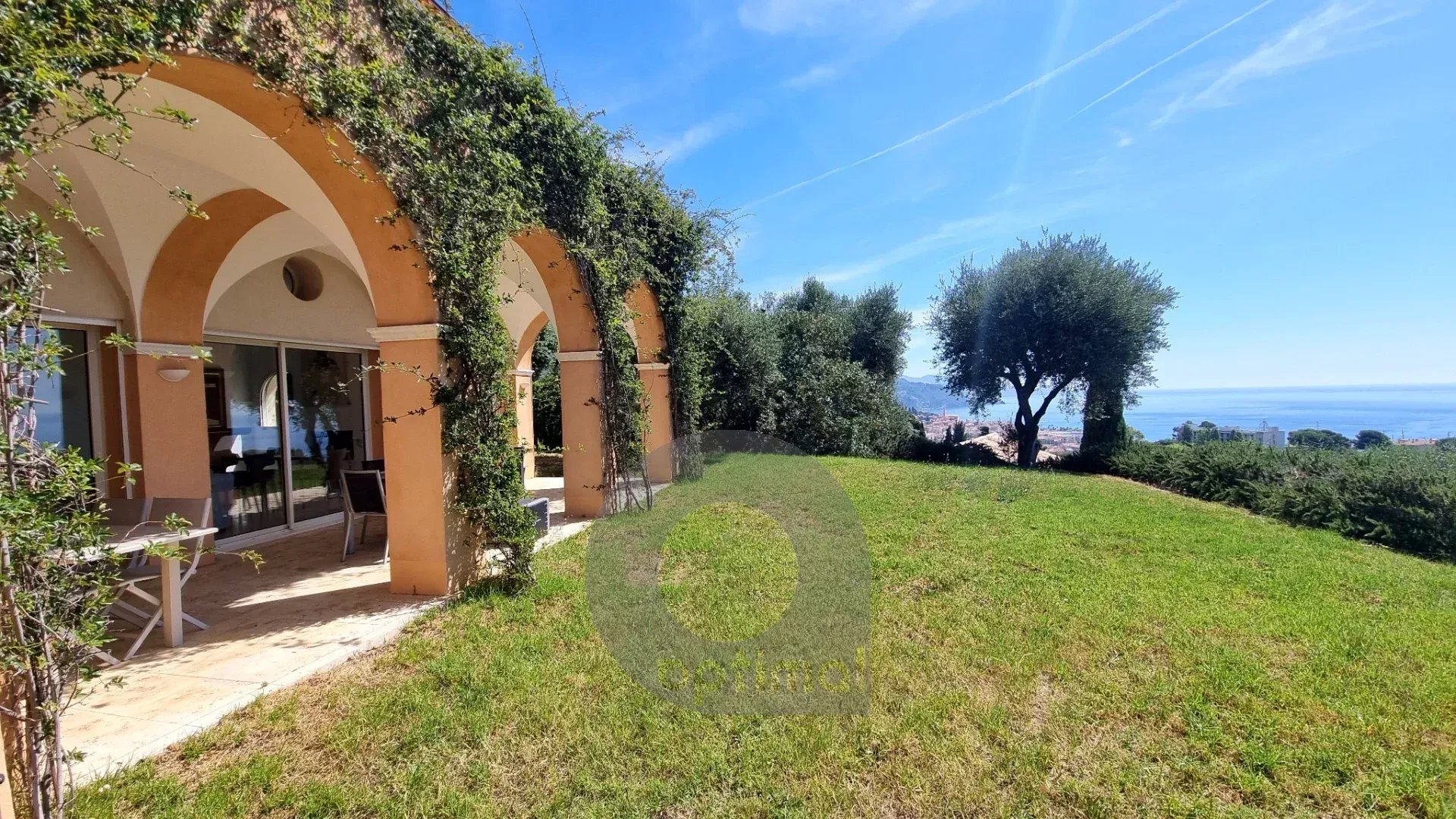 Menton – Propriété de caractère avec vue mer panoramique et permis purgé