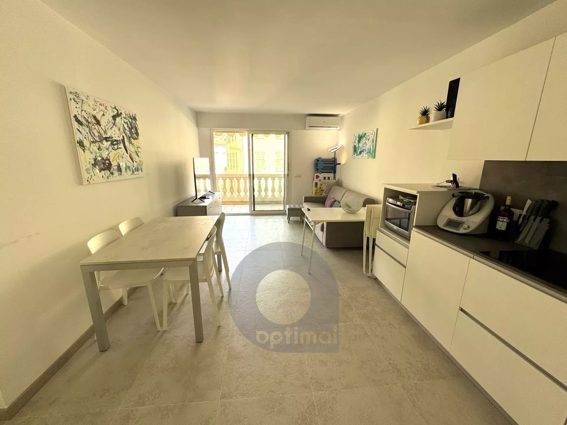 Menton centre, bord de mer, agreable 2 p avec terrasse