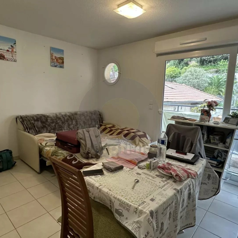 MENTON BORRIGO: AGREABLE STUDIO AVEC BALCON