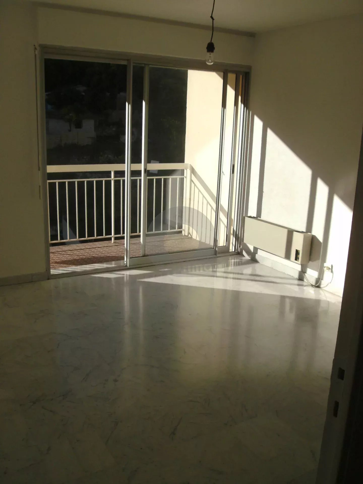 Menton studio avec parking et cave !