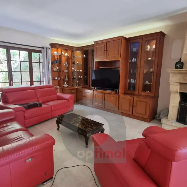 Propriété CASTELLAR villa 188 m² bassin terrain vue mer
