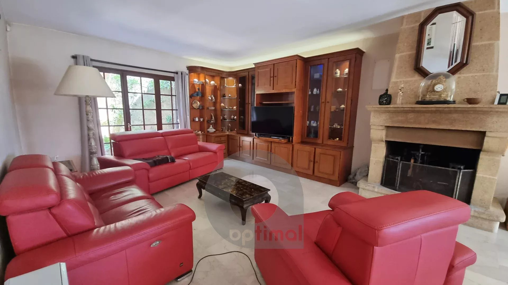 Propriété CASTELLAR villa 188 m² bassin terrain vue mer