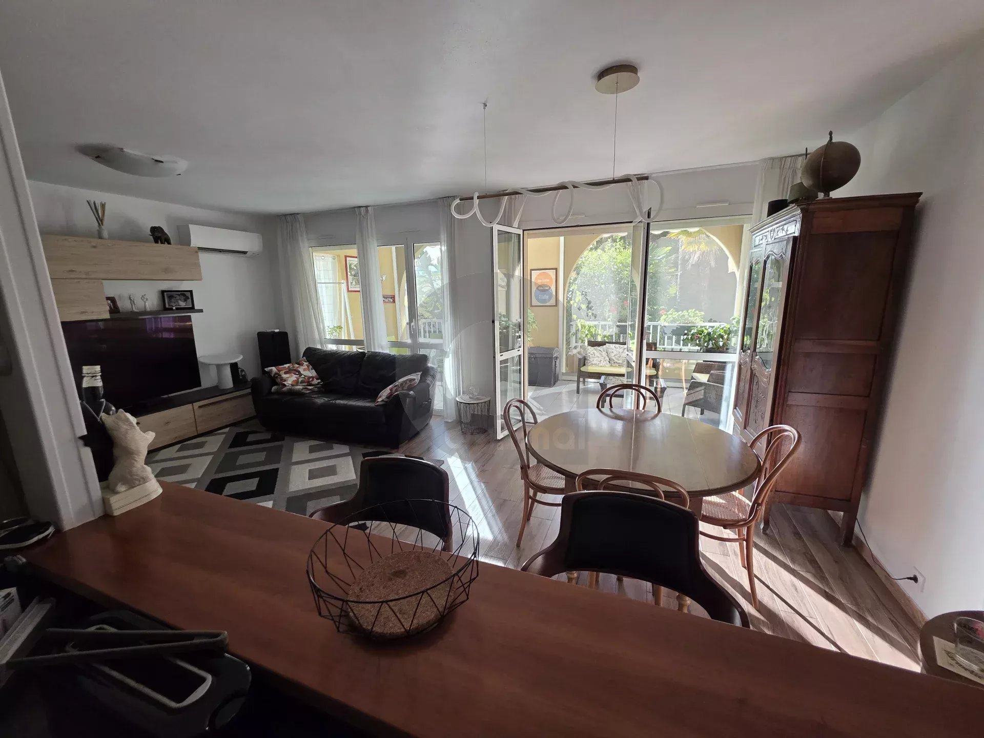 BEAU QUATRE PIECES TERRASSE DOUBLE GARAGE MENTON GARAVAN