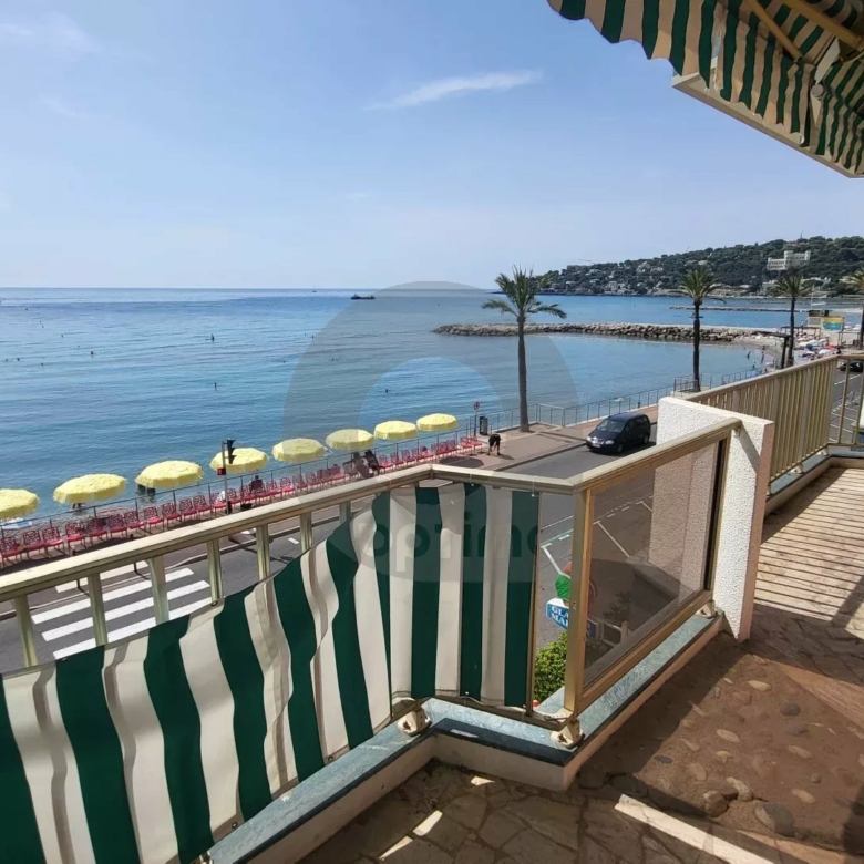 FRONT DE MER 2P 43M2 AVEC TERRASSE 12M2 CAVE