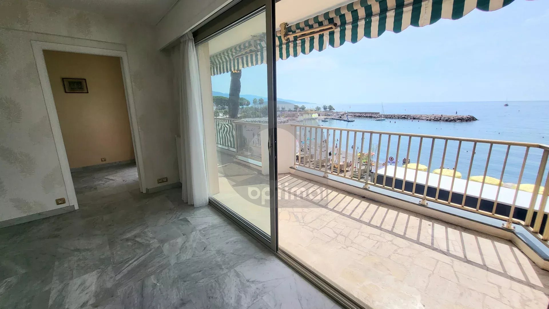 FRONT DE MER 2P 43M2 AVEC TERRASSE 12M2 CAVE