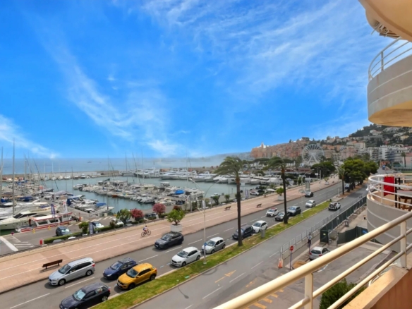 MENTON GARAVAN FRONT DE MER VUE PANORAMIQUE, TERRASSE ET GARAGE