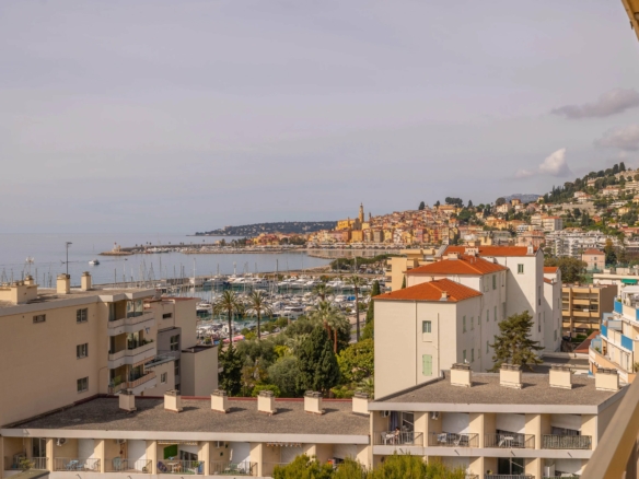 MENTON GARAVAN – APPARTEMENT 3 PIECES BORD DE MER, VUE MER