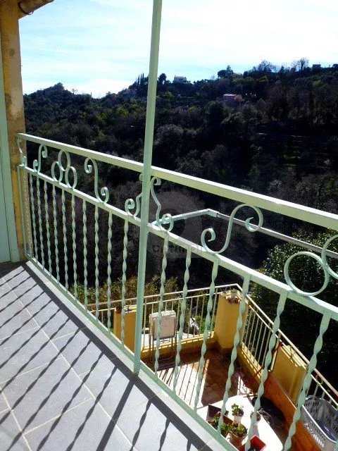 A LOUER APPT SECTEUR CABROLLES – SAINTE AGNES