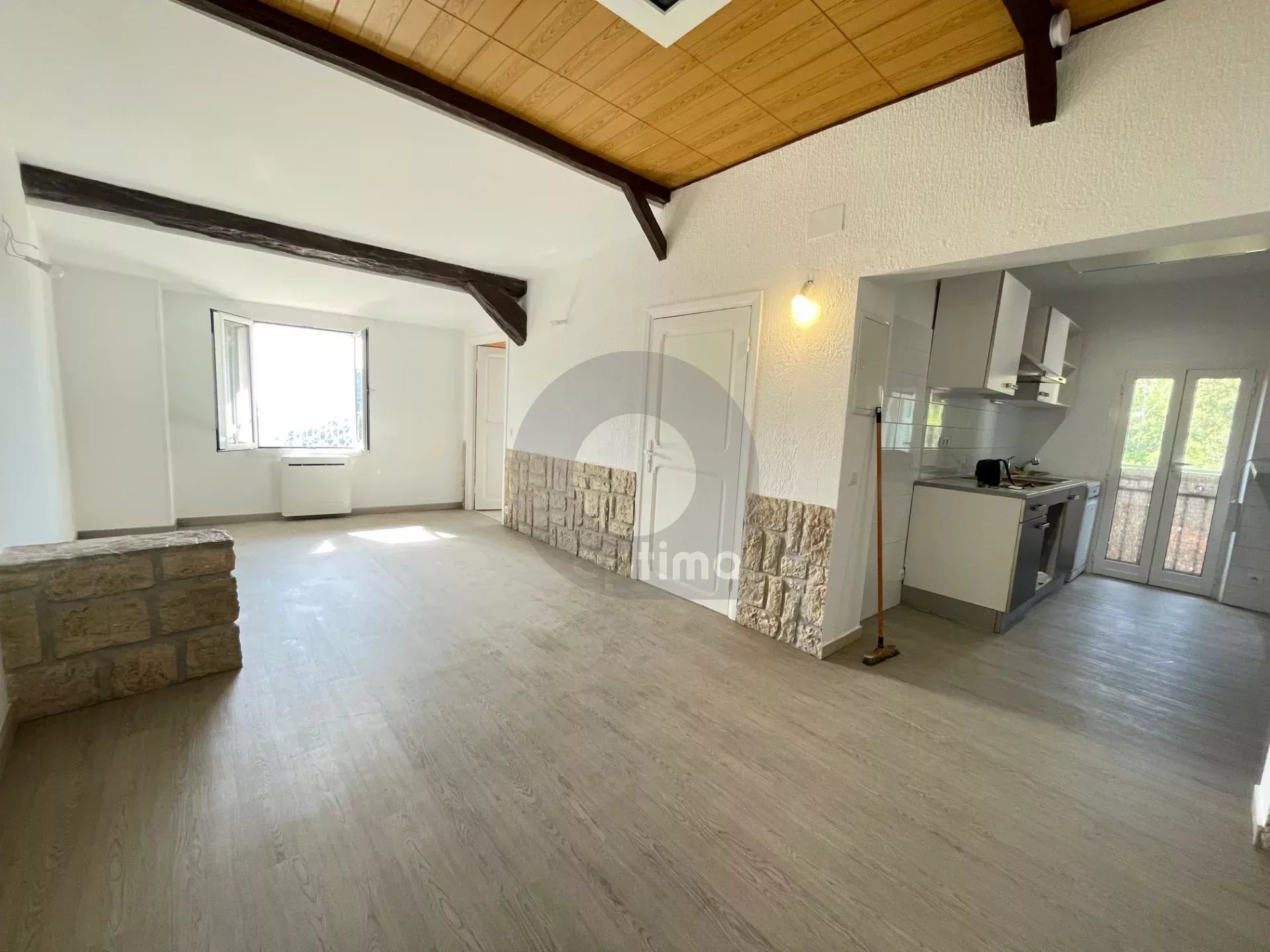 A LOUER APPT SECTEUR CABROLLES – SAINTE AGNES