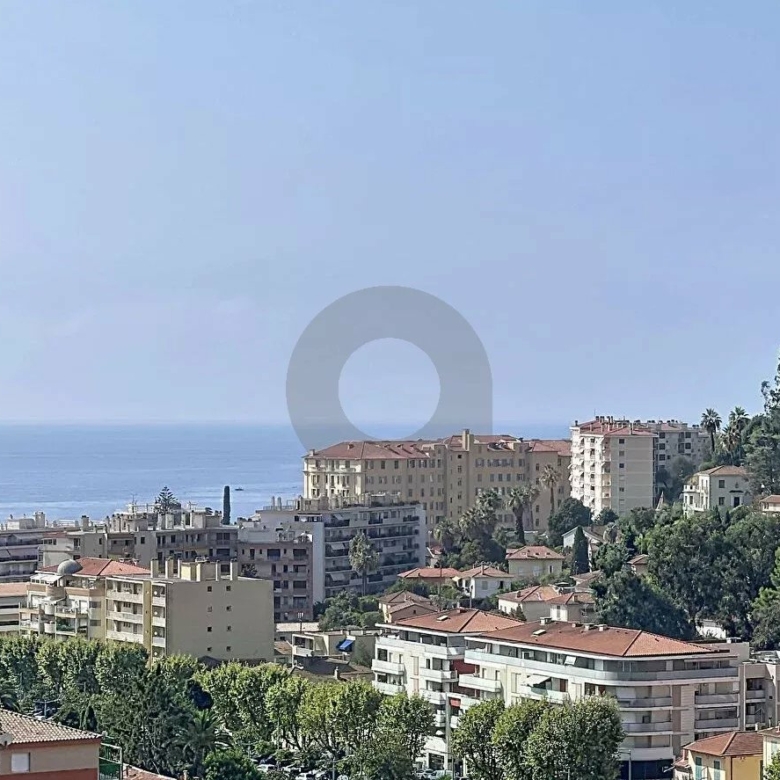Menton 3P dernier étage, balocns, vue mer