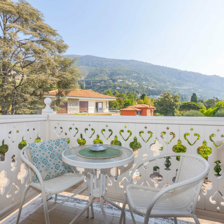 Menton Garavan – Beau 2P avec terrasse et garage
