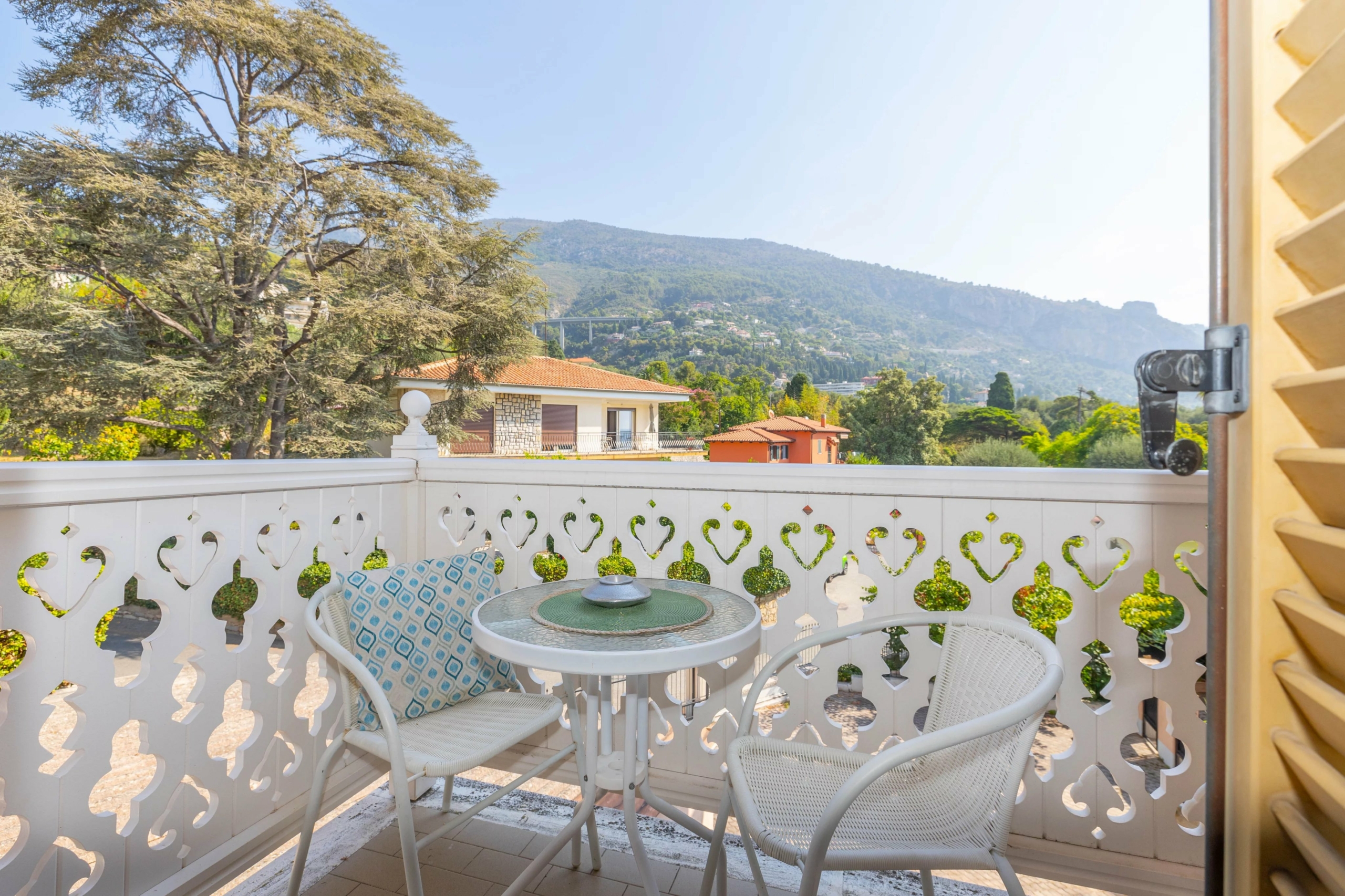 Menton Garavan – Beau 2P avec terrasse et garage
