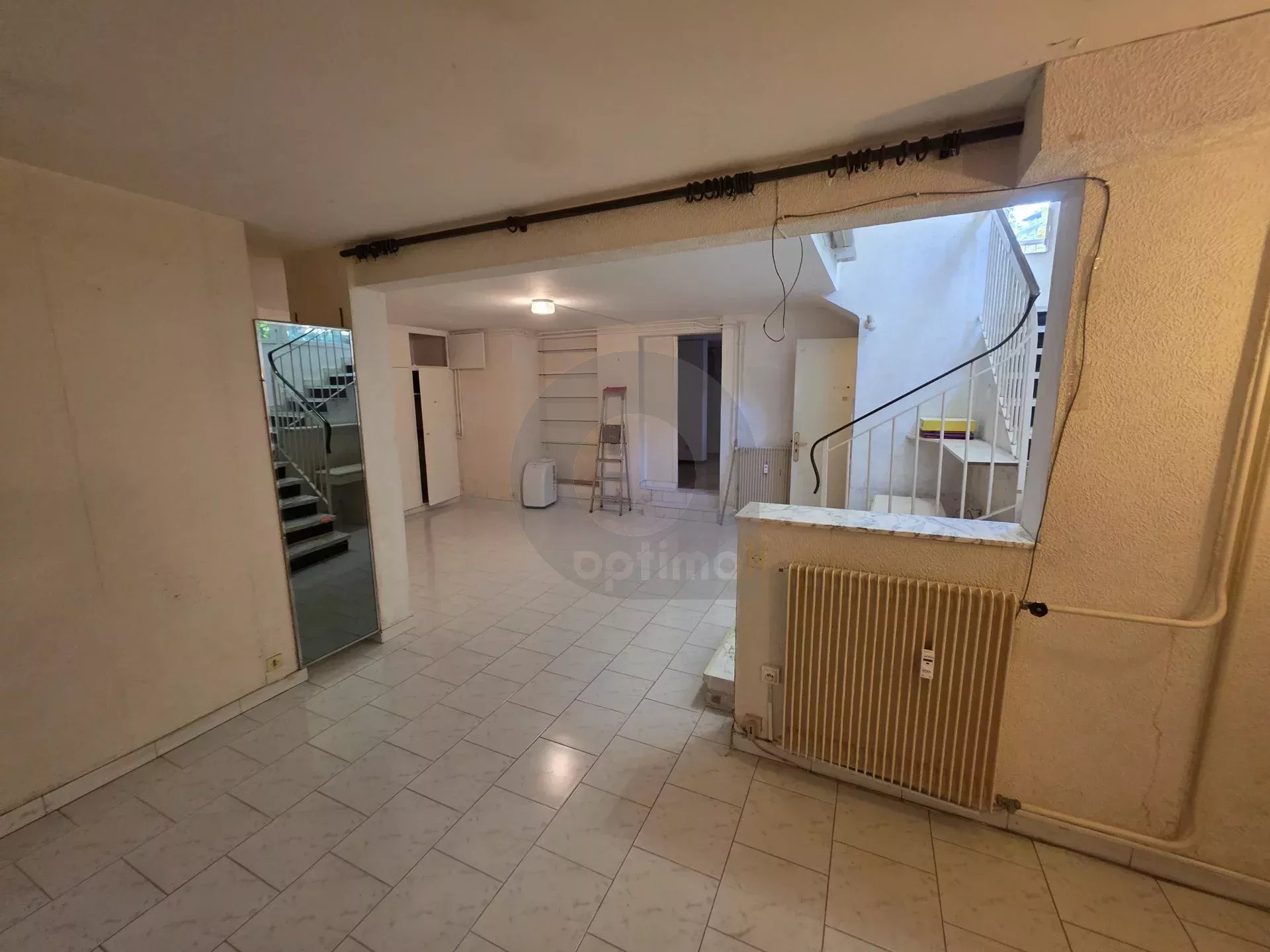 GRAND STUDIO AVEC GRANDE RESERVE GRANDE CAVE PARKING ROQUEBRUNE CAP MARTIN