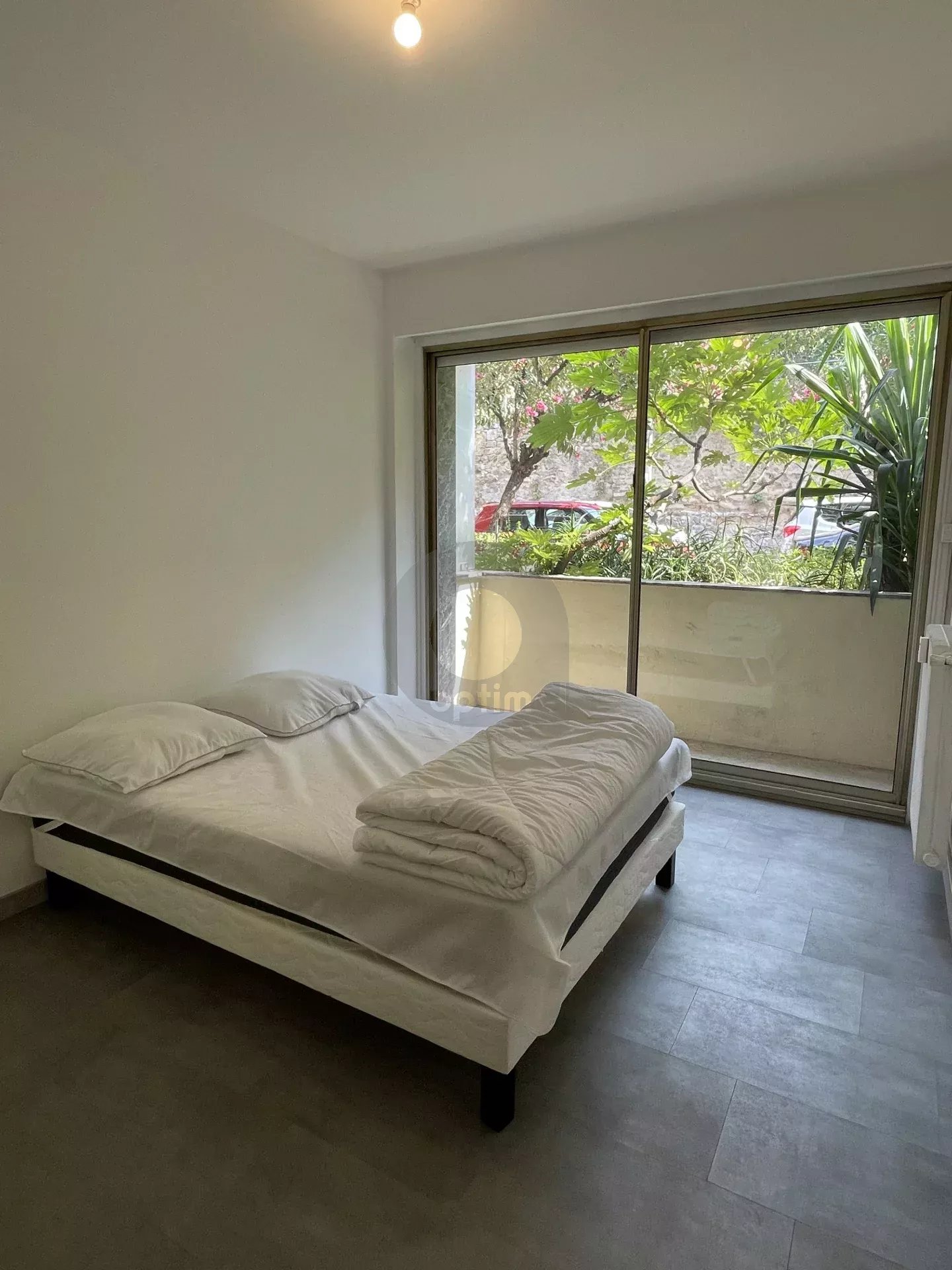 A LOUER : 2P MEUBLE – MENTON CENTRE SECTEUR GARES