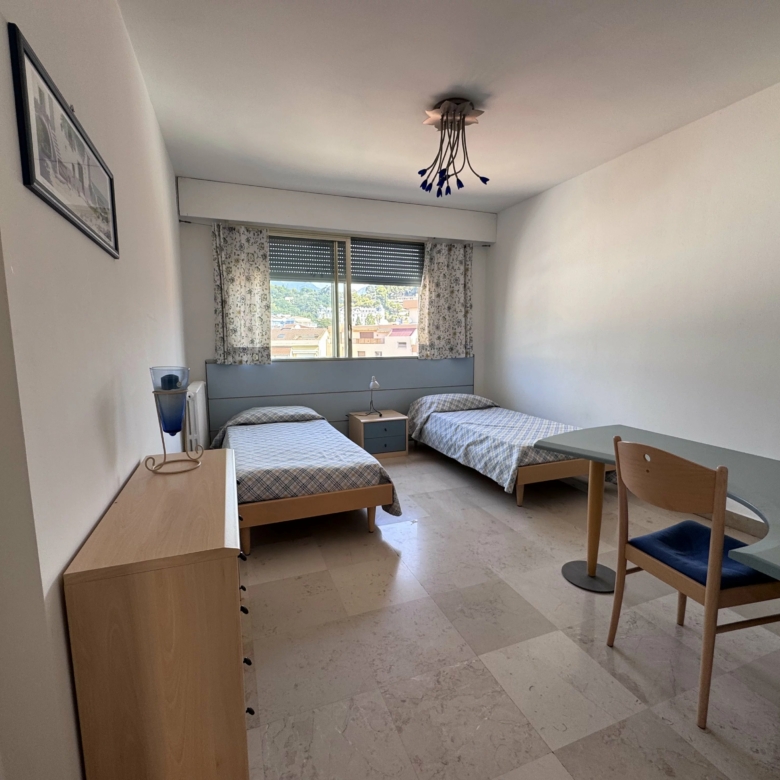 Location meublé – Grand appartement 4 pièces avec vue mer à Solenzara
