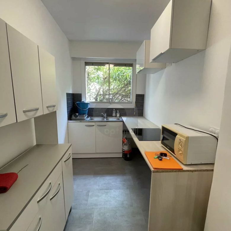 A LOUER : 2P MEUBLE – MENTON CENTRE SECTEUR GARES