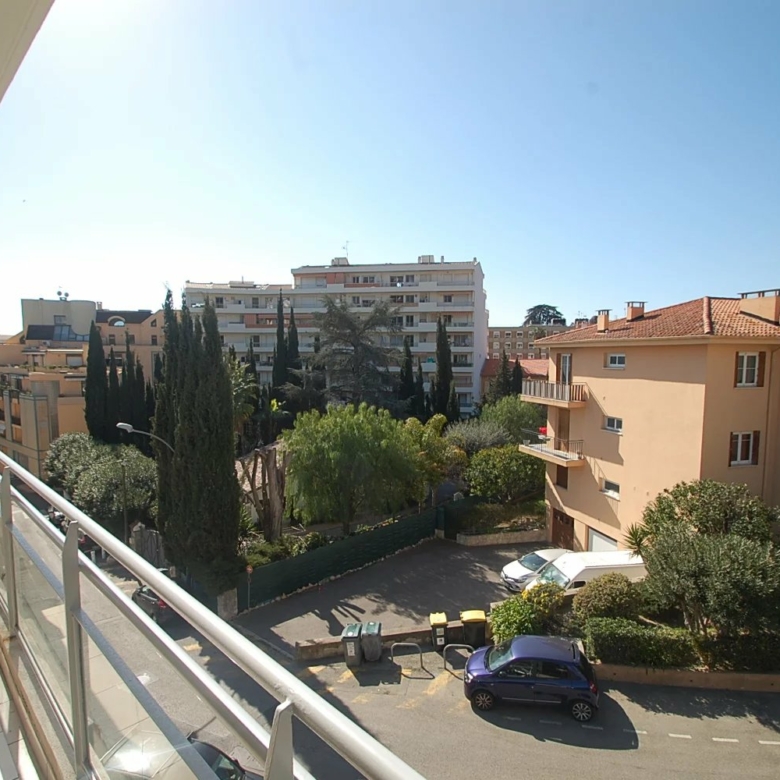 MENTON OUEST PROCHE ROQUEBRUNE CARNOLES