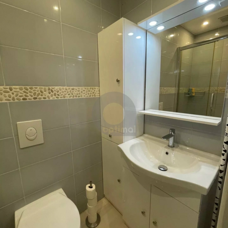 MENTON GARAVAN : A LOUER STUDIO MEUBLE