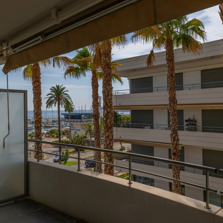 MENTON GARAVAN  BORD DE MER