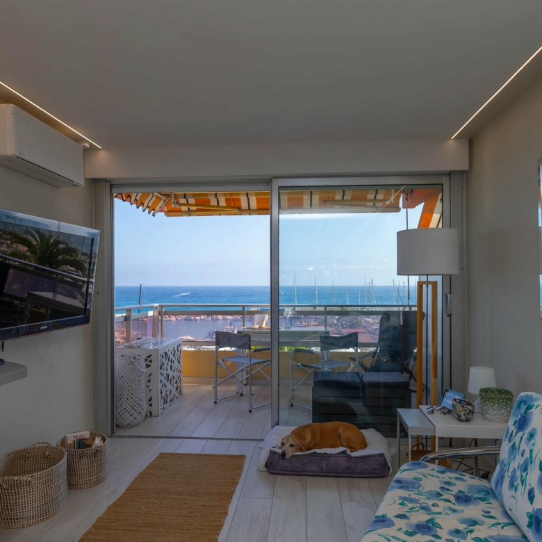 MENTON GARAVAN – MAGNIFIQUE DEUX PIECES FRONT DE MER