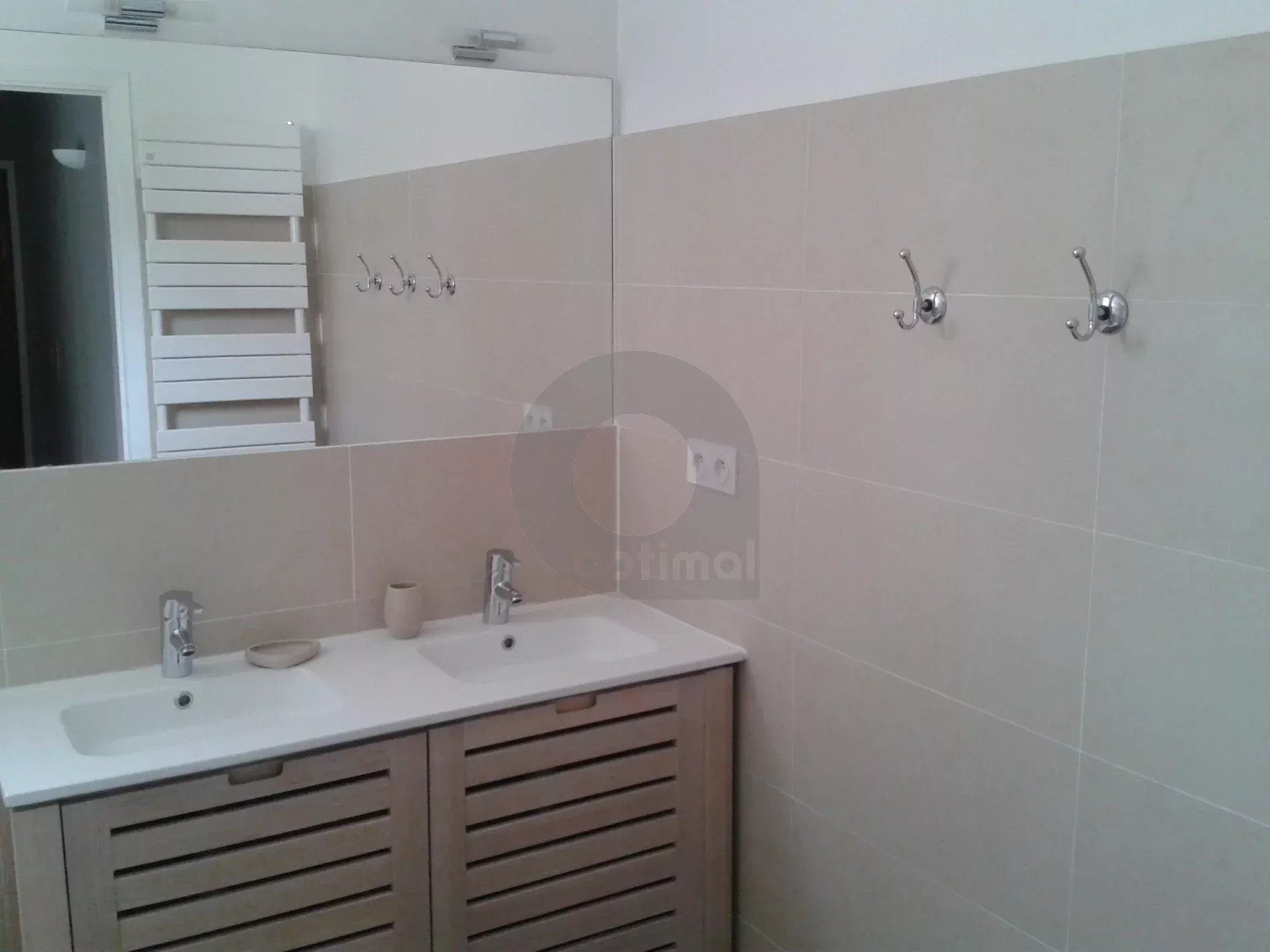 GRAND 2 PIECES QUARTIER TERRES CHAUDES